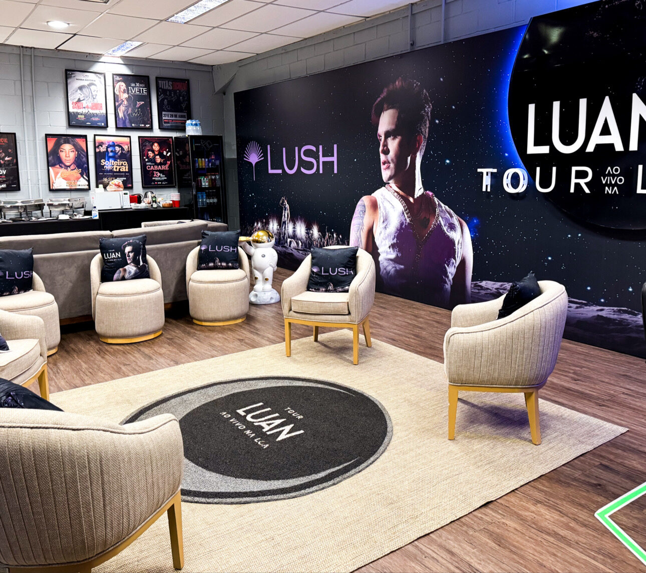 2387DA72-7533-4D2A-82EF-23EFB34E18A7